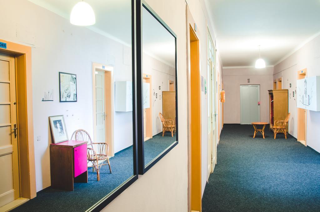 Hostel Dakura Прага Екстер'єр фото