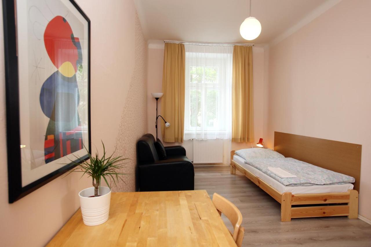 Hostel Dakura Прага Екстер'єр фото