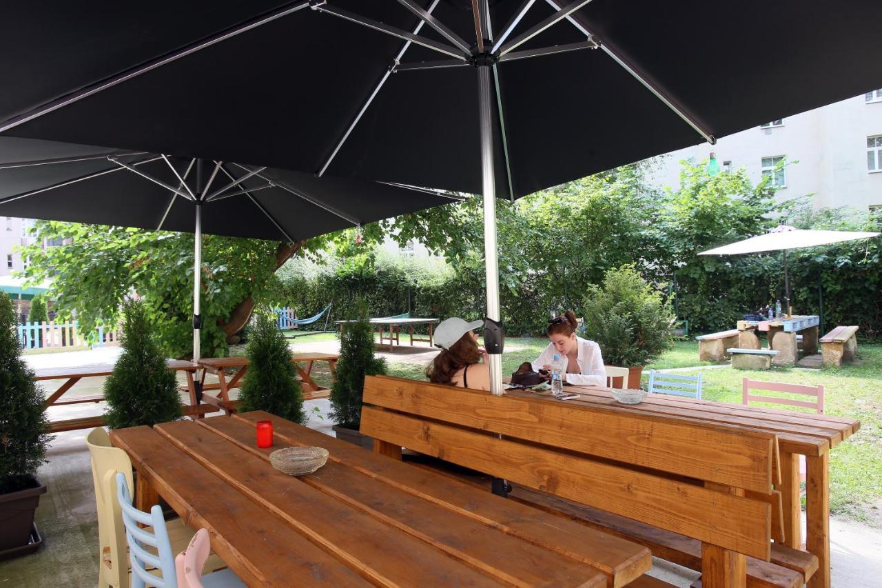 Hostel Dakura Прага Екстер'єр фото