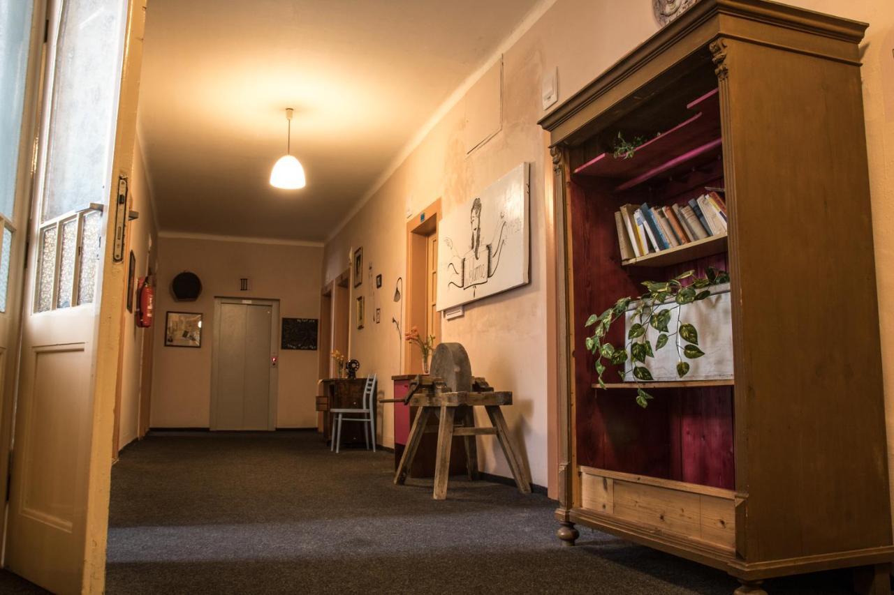 Hostel Dakura Прага Екстер'єр фото